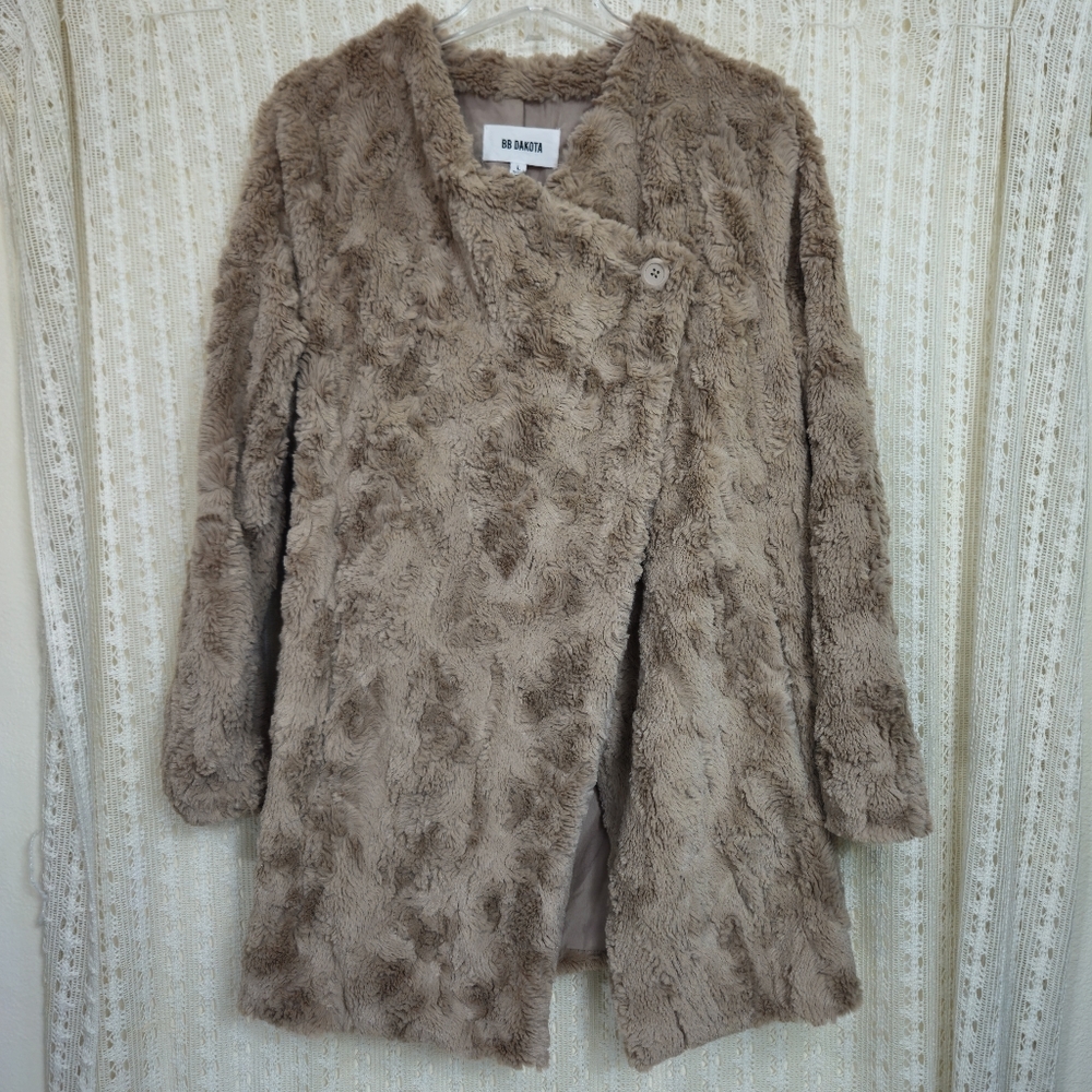 BB Dakota Tucker Jacket Tan Faux Fur One Button Teddy Coat Size Large